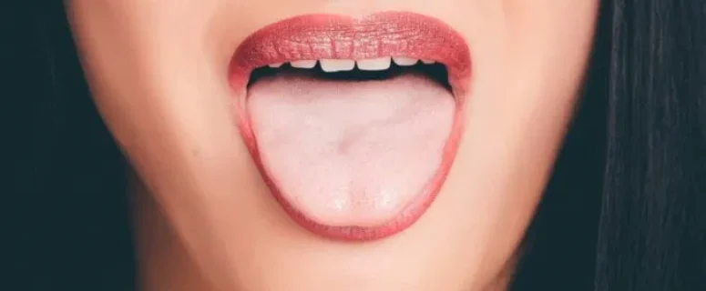 Tonsil Stones and Tonsillitis: How to Tell the Difference? Tonsil Stones and Tonsillitis: How to Tell the Difference?